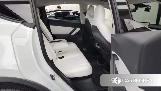 Tesla Model Y 2021 Белый из Кореи, фото 3