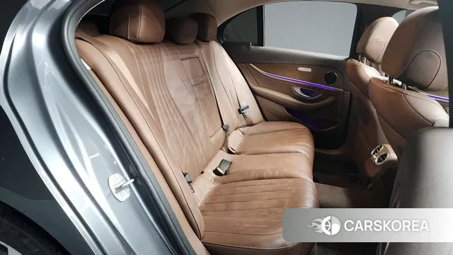 Mercedes-Benz E-Class W213 2018 Серый из Кореи, фото 3