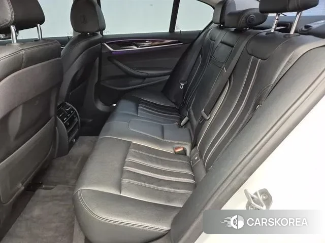 BMW 5 Series (G30) 2018 Белый из Кореи, фото 3