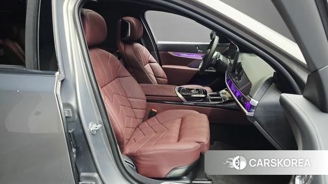 BMW 7 Series (G70) 2025 Серебряный из Кореи, фото 3