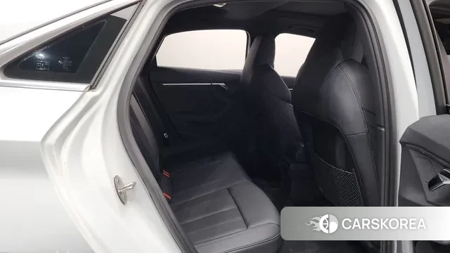 Audi A3 (8Y) 2023 Белый из Кореи, фото 3