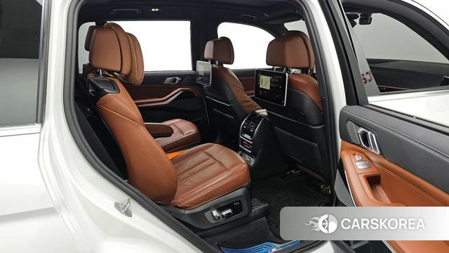 BMW X7 (G07) 2022 Белый из Кореи, фото 3