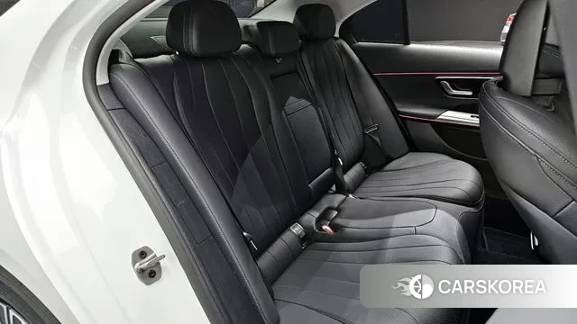 Mercedes-Benz E-Class W214 2024 Белый из Кореи, фото 3