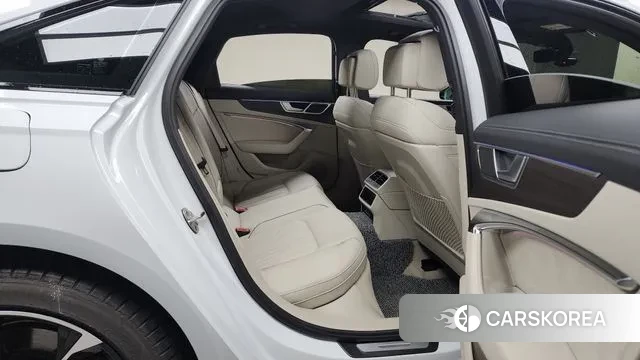 Audi A6 (C8) 2025 Белый из Кореи, фото 3