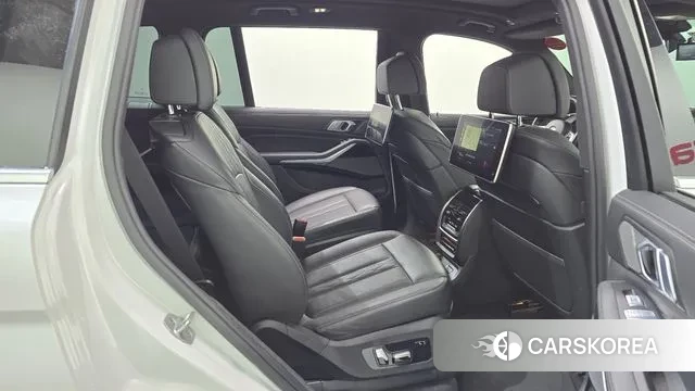 BMW X7 (G07) 2021 Белый из Кореи, фото 3