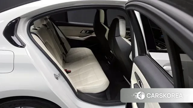 BMW 3 Series (G20) 2023 Белый из Кореи, фото 3