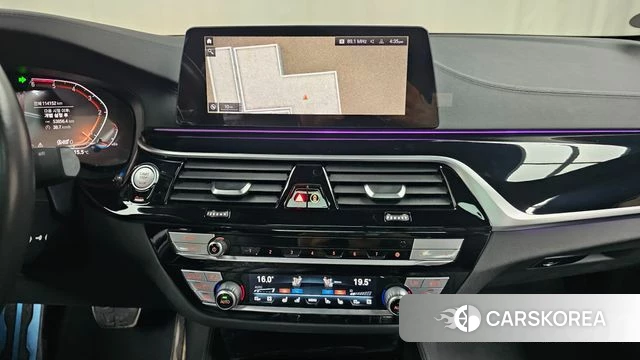 BMW 5 Series (G30) 2020 Черный из Кореи, фото 3