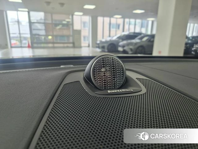 Volvo XC60 second Generation 2025 Белый из Кореи, фото 3