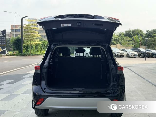Toyota Highlander 2024 Черный из Китая, фото 3