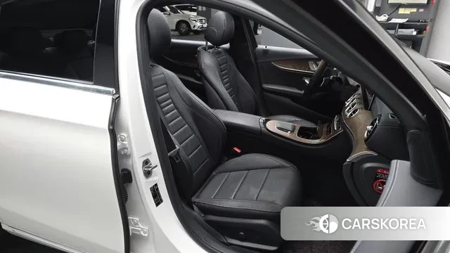 Mercedes-Benz E-Class W213 2021 Белый из Кореи, фото 3