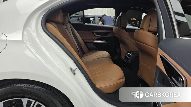 Mercedes-Benz E-Class W214 2025 Белый из Кореи, фото 3