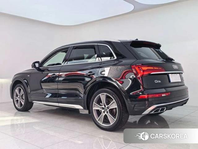 Audi Q5L 2023 Черный из Китая, фото 3