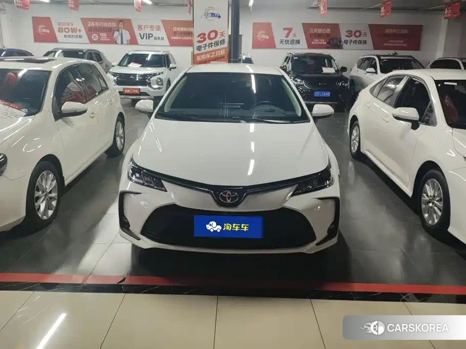 Toyota Corolla 2023 Белый из Китая, фото 3