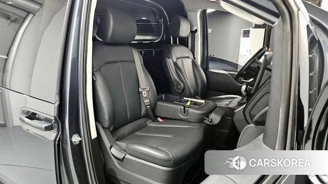 Hyundai Staria 2023 Серый из Кореи, фото 3