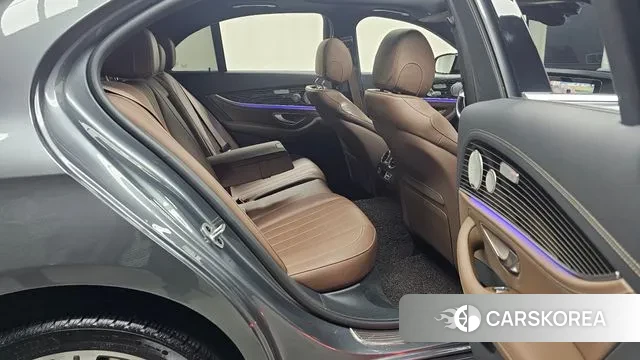 Mercedes-Benz E-Class W213 2021 Серый из Кореи, фото 3