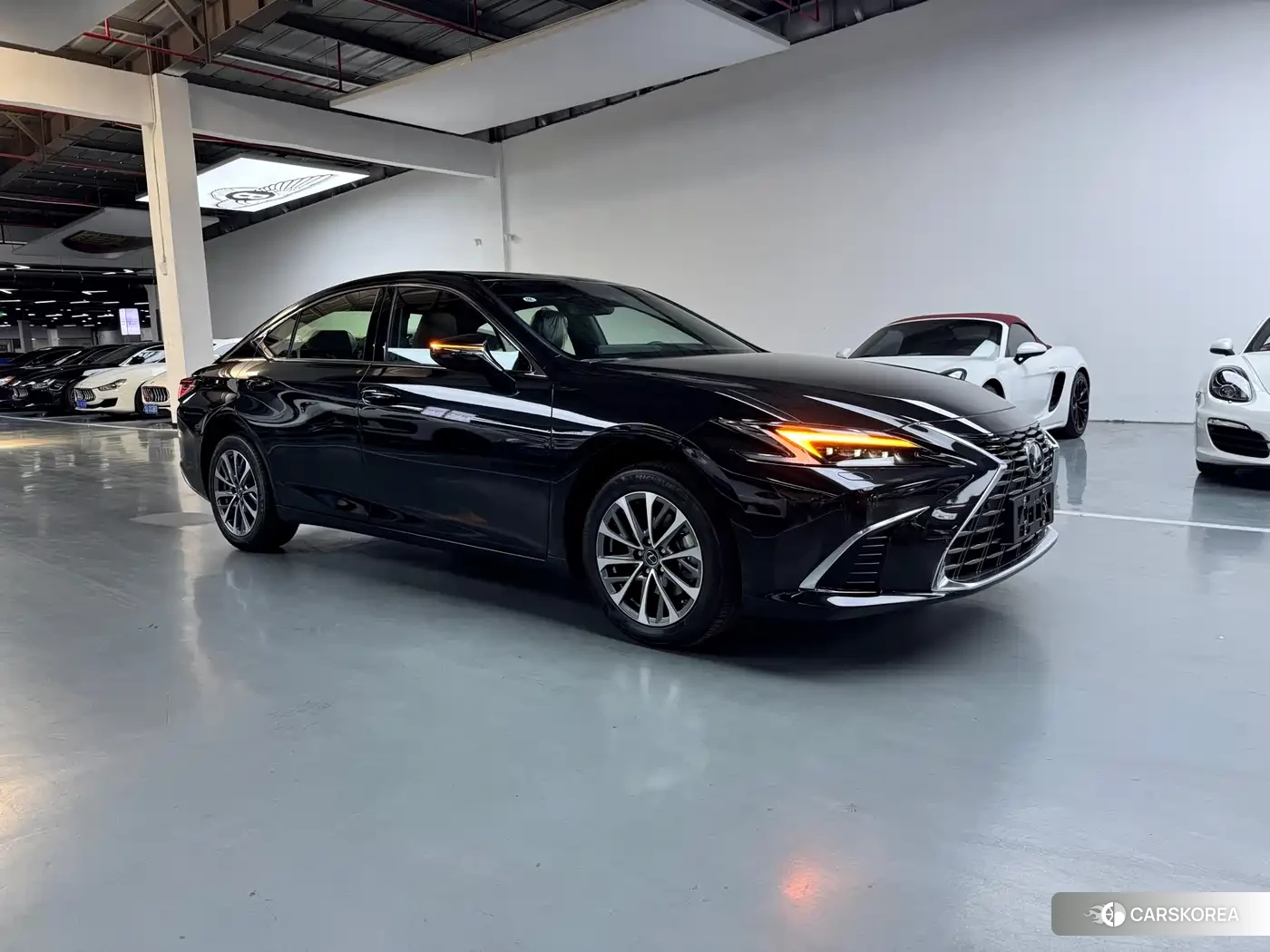 Lexus ES 2026 Черный из Китая, фото 3