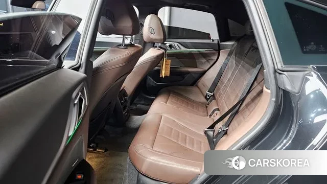 BMW i4 2023 Черный из Кореи, фото 3