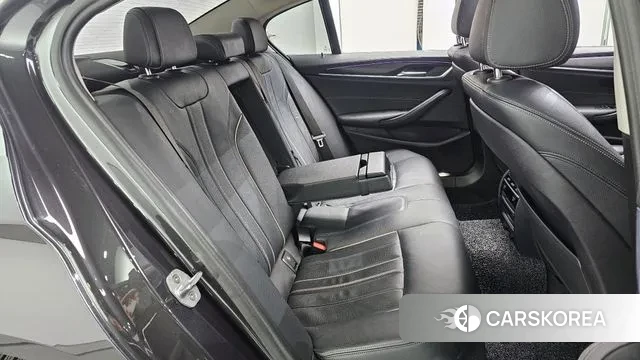 BMW 5 Series (G30) 2018 Серый из Кореи, фото 3