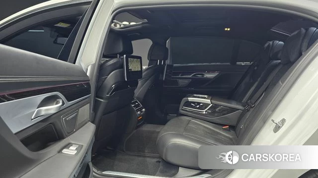 BMW 7 Series (G11) 2018 Белый из Кореи, фото 3
