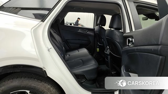Kia The New Sportage 5th Generation Hybrid 2025 Белый из Кореи, фото 3