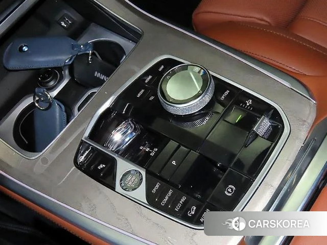 BMW X7 (G07) 2024 Черный из Кореи, фото 3