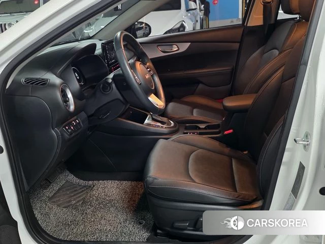 Kia The New K3 2nd generation 2022 Белый из Кореи, фото 3