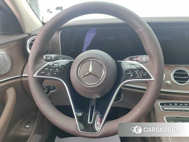 Mercedes-Benz E-class 2023 Черный из Китая, фото 3