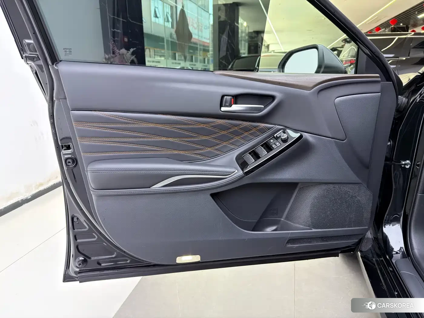 Toyota Avalon 2025 Черный из Китая, фото 3