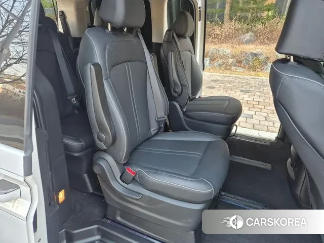 Hyundai Staria 2022 Белый из Кореи, фото 3