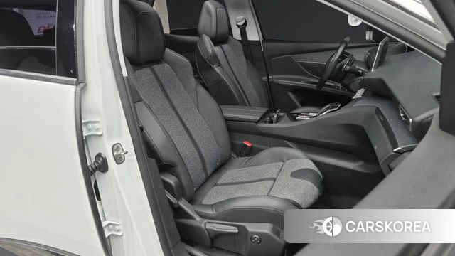 Peugeot 3008 second generation 2018 Белый из Кореи, фото 3