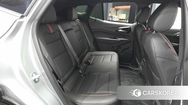 Chevrolet (GM Daewoo) Trax Crossover 2025 Серебристо-серый из Кореи, фото 3