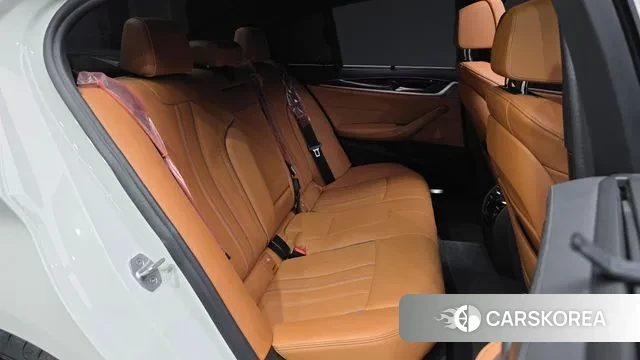 BMW 5 Series (G30) 2022 Белый из Кореи, фото 3