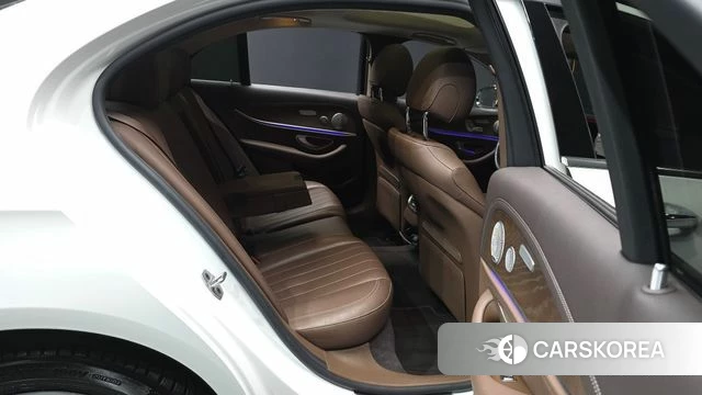 Mercedes-Benz E-Class W213 2019 Белый из Кореи, фото 3