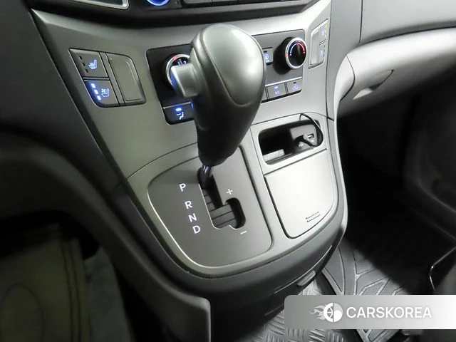 Hyundai The New Grand Starex 2020 Серебристо-серый из Кореи, фото 3