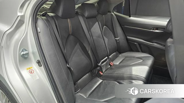 Toyota Camry (XV70) 2018 Серебряный из Кореи, фото 3