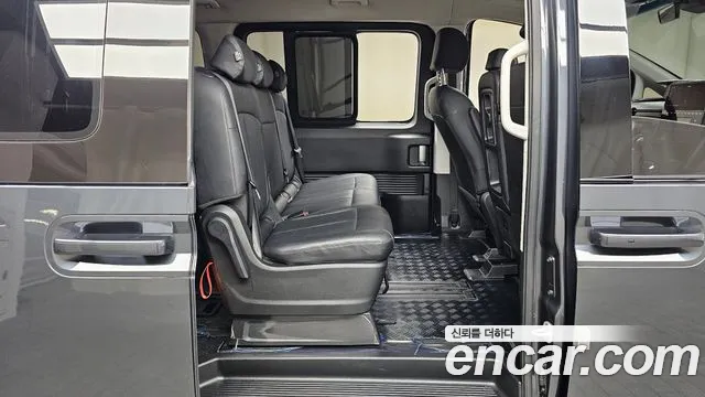 Hyundai Staria 2023 Серый из Кореи, фото 3