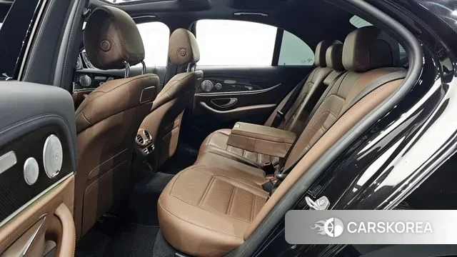 Mercedes-Benz E-Class W213 2018 Черный из Кореи, фото 3