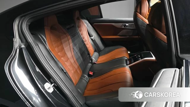 BMW 8 Series (G15) 2023 Черный из Кореи, фото 3