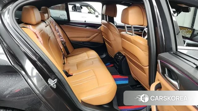 BMW 5 Series (G30) 2023 Серый из Кореи, фото 3