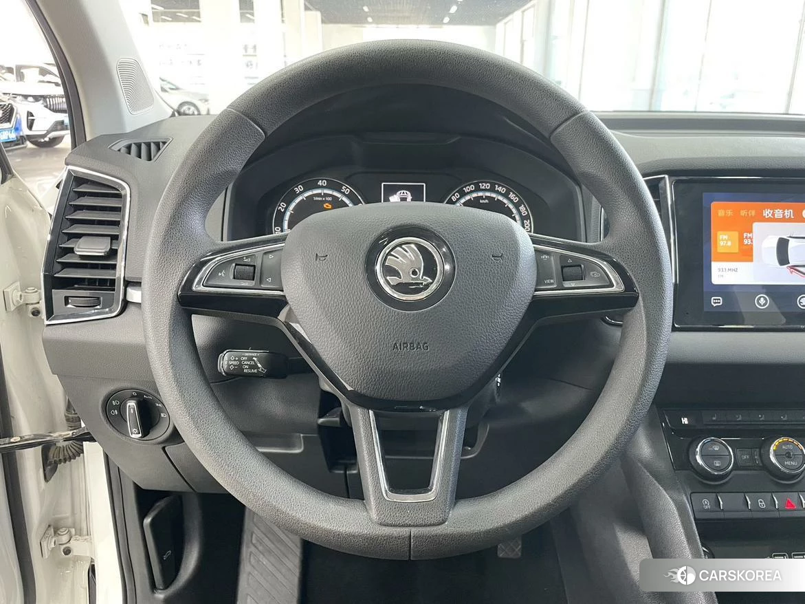 Skoda Krok 2020 Белый из Китая, фото 3