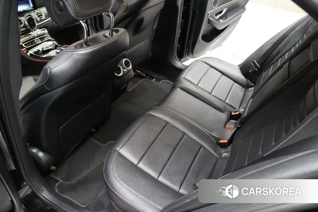 Mercedes-Benz E-Class W213 2018 Черный из Кореи, фото 3