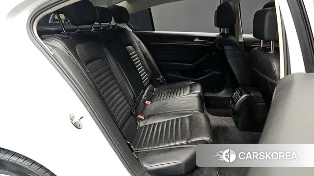 Volkswagen Passat GT (B8) 2018 Белый из Кореи, фото 3