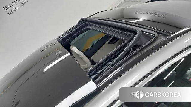 Mercedes-Benz C-Class W206 2023 Серебряный из Кореи, фото 3
