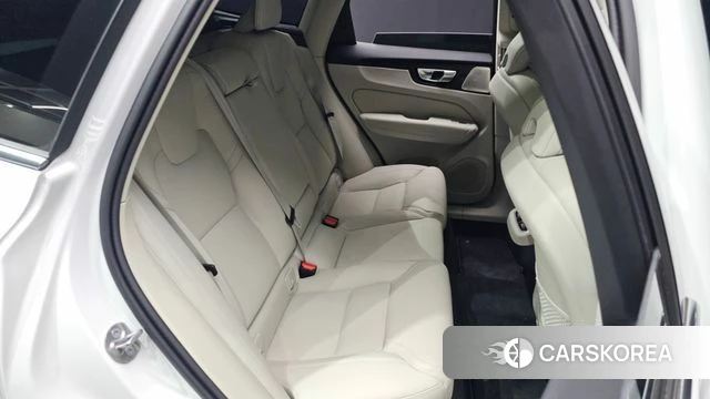 Volvo XC60 second Generation 2026 Белый из Кореи, фото 3
