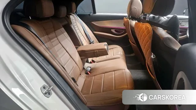 Mercedes-Benz E-Class W213 2021 Белый из Кореи, фото 3
