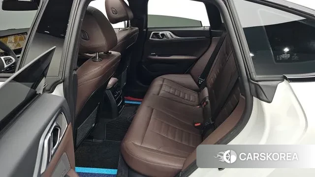 BMW i4 2023 Белый из Кореи, фото 3