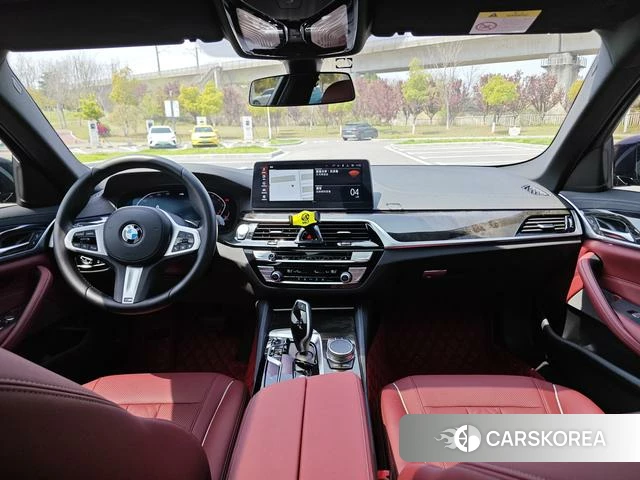 BMW 5 series 2022 Черный из Китая, фото 3