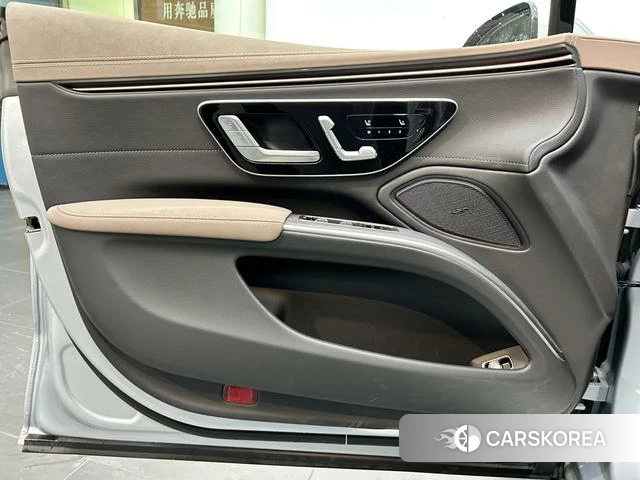 Mercedes-Benz EQS 2025 Серебристо-серый из Китая, фото 3
