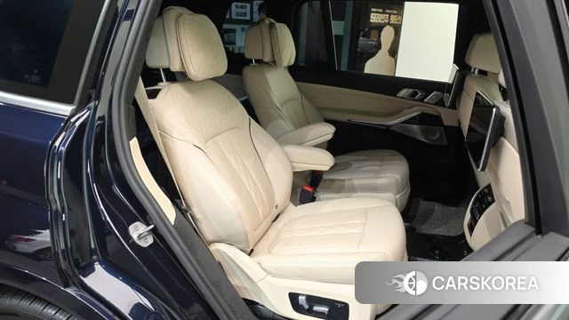 BMW X7 (G07) 2021 Черный из Кореи, фото 3