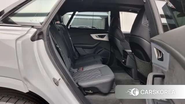 Audi Q8 (4M) 2023 Белый из Кореи, фото 3